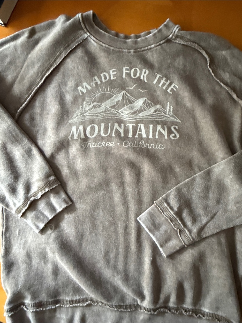 Vintage-Inspired Gray 'Made for the Mountains' Graphic Crewneck Sweatshirt - Picture 6 of 7